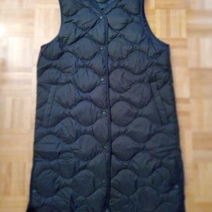 Uniqlo Women's Ultra Light Down Long Vest - Size Small